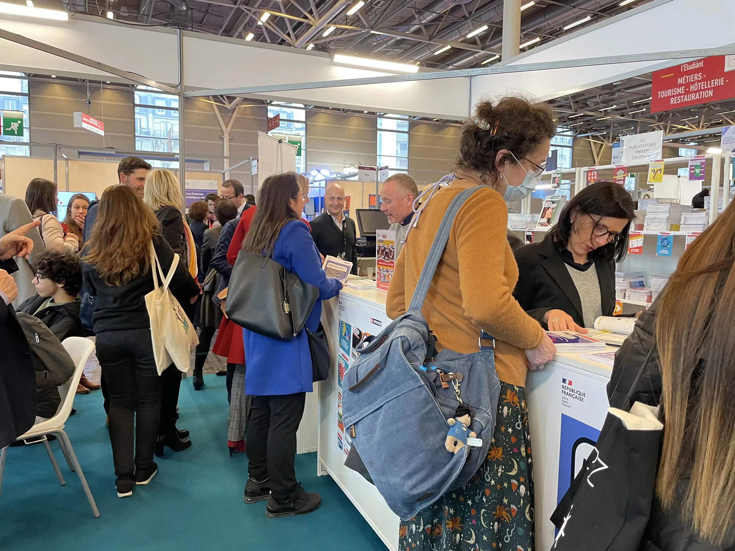 étudiants participant au salon de l'étudiant 2026